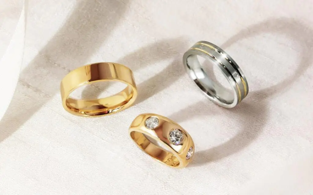 The Evolution of Men's Wedding Rings: From Simple Rings To Eye-Catching Pieces