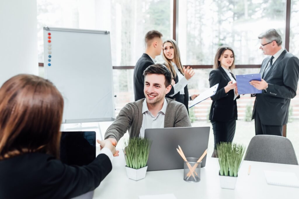 10 Reasons Why Corporate Training Strengthens Leadership Skills and Decision Making